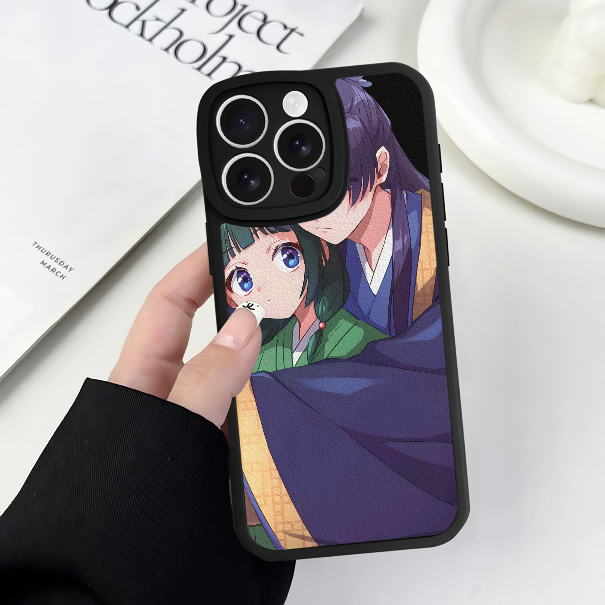 （画像用） 薬屋のひとりごと The Apothecary Diaries 【iPhone 16シリーズ対応】シリコンスマホケース（レザー調） 材質：シリコン